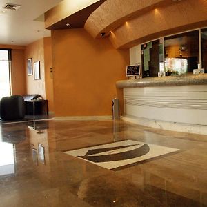 Porto Novo Hotel & Suites